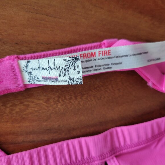 NWOT Free People Intimately Size M Pink Triangle Cup Bralette - Picture 5 of 6